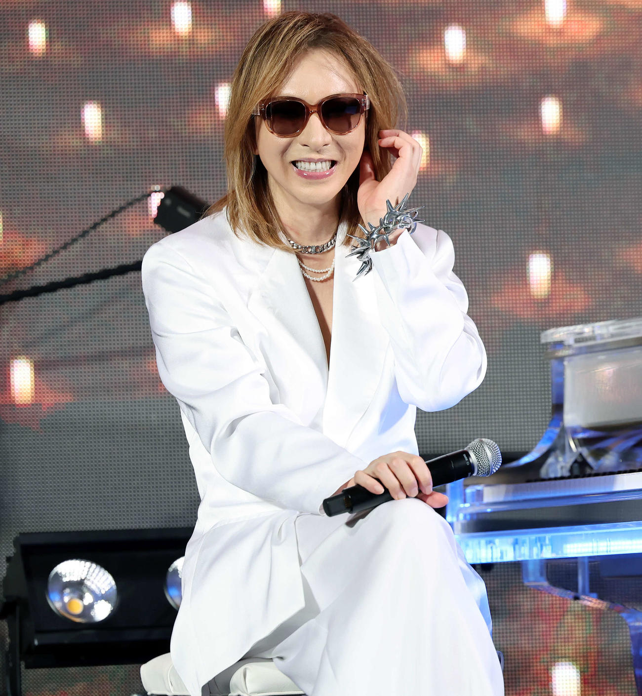 YOSHIKI　サウジアラビア公演発表記者会見に登壇し、笑顔を見せるYOSHIKI（撮影・山本朝陽）