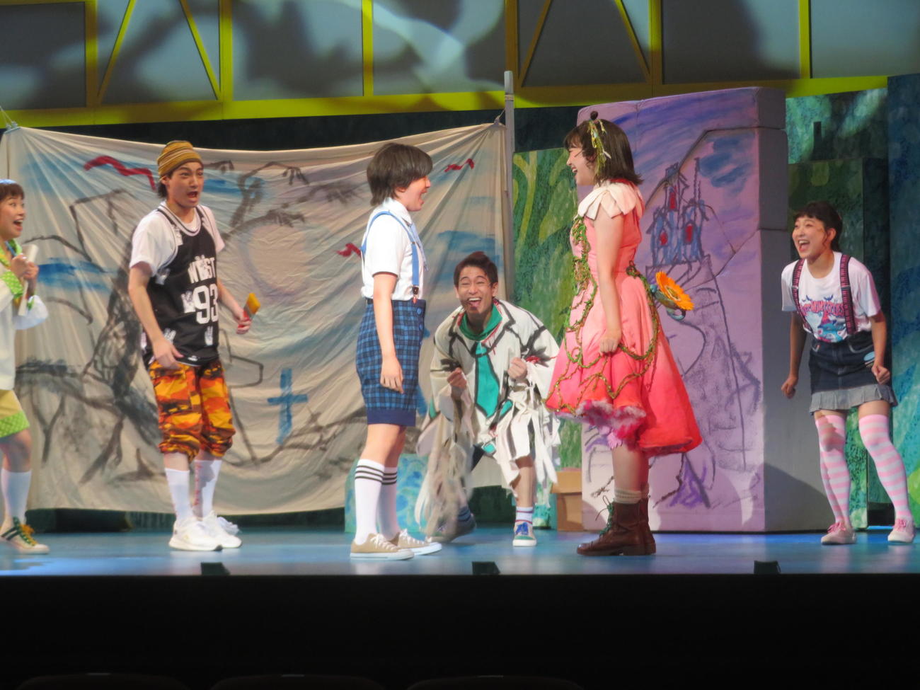 「NHKみんなのうたミュージカル『リトル・ゾンビガール』～ノノとショウと秘密の森～」公開舞台稽古に出席した南野巴那（左）と熊谷彩春（撮影・川田和博）