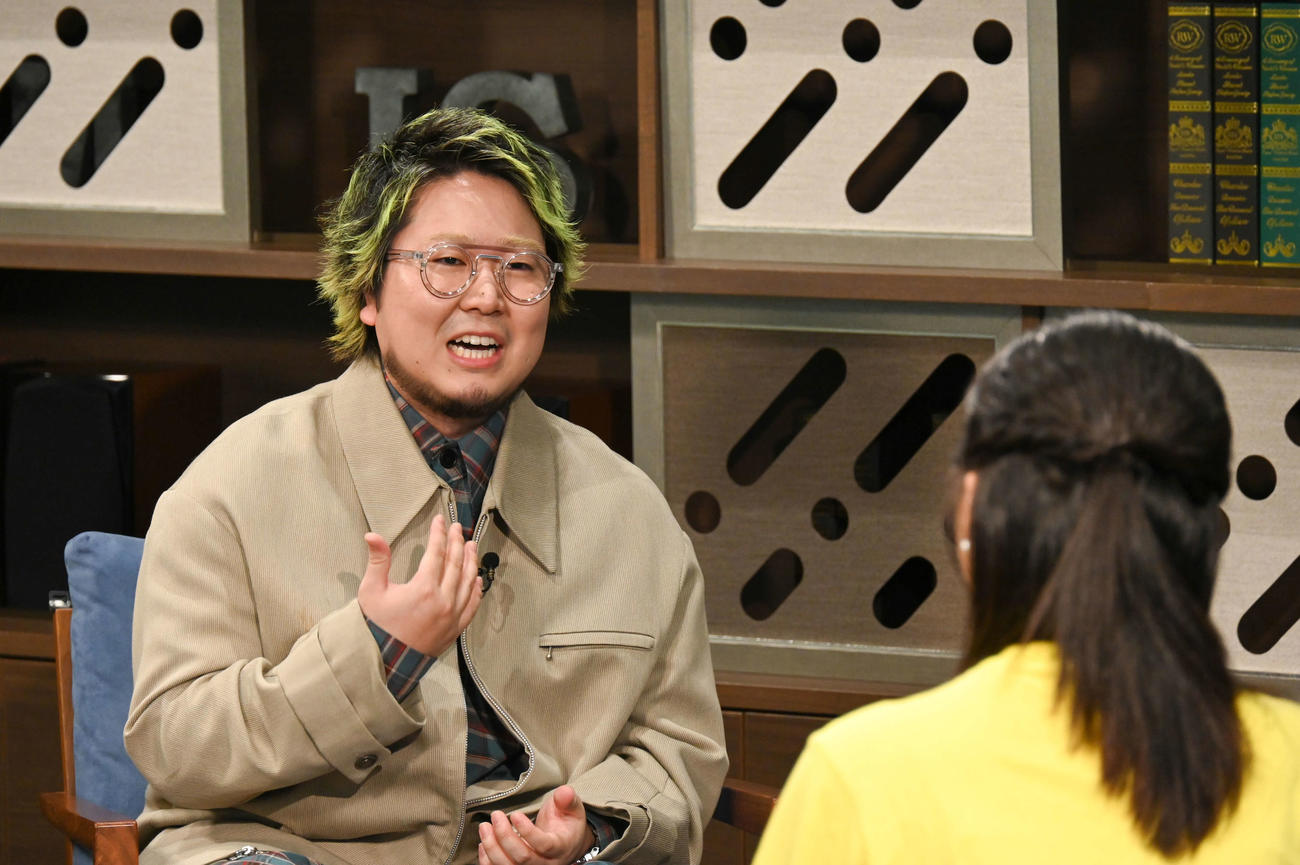 24時間テレビに出演し、自身の心の病を話すこっちのけんと