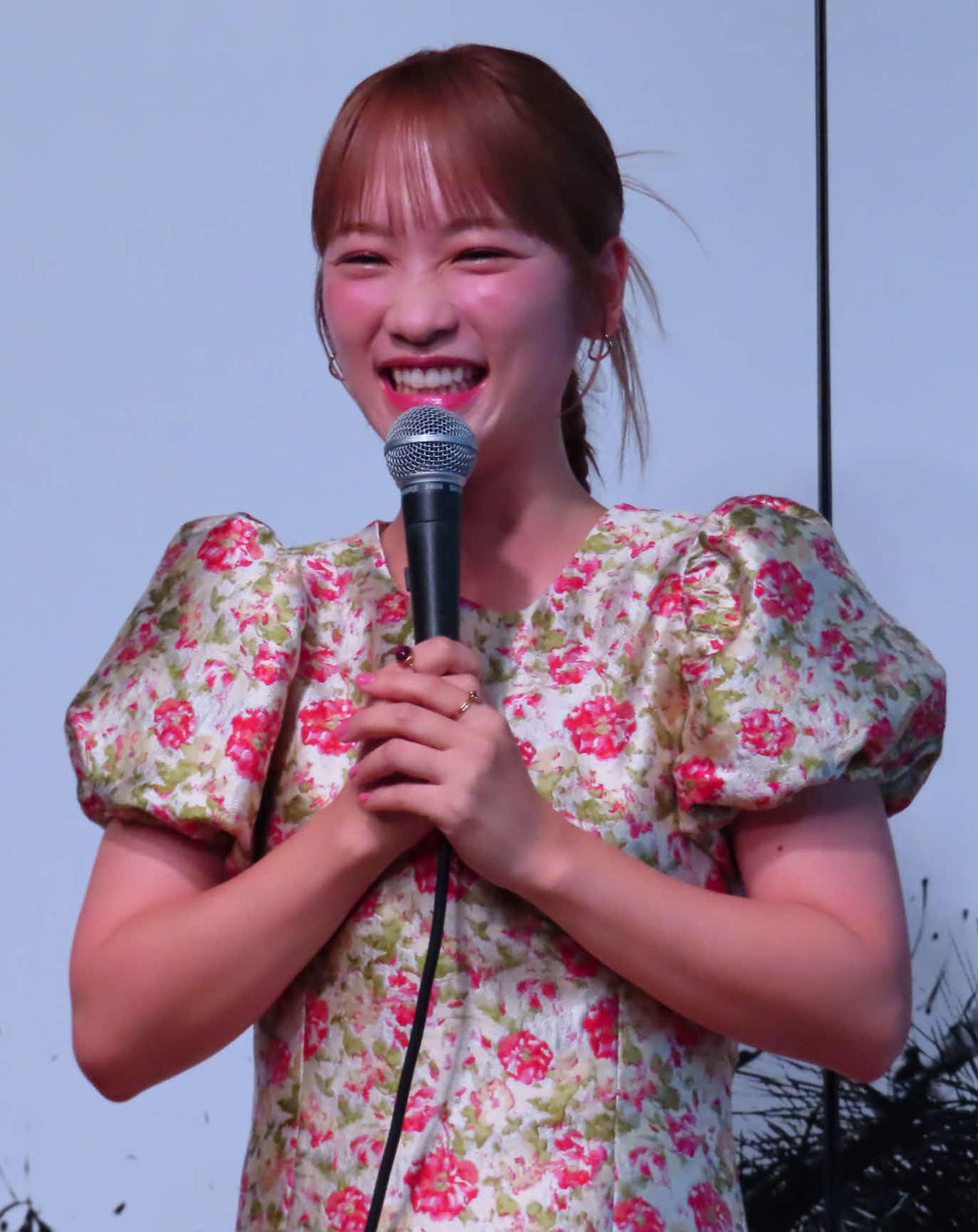 1st「youphoria」発売記念記者会見に出席した川栄李奈