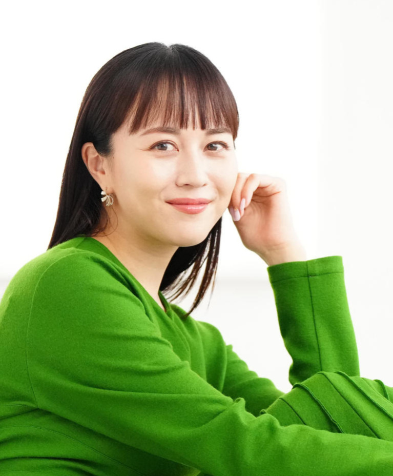 16年前、撮影した当時50代後半のカメラマンは、比嘉愛未さんにメロメロとなったようだ。私も心の奥まで温められるような美しさに魅了された（撮影・江口和貴）