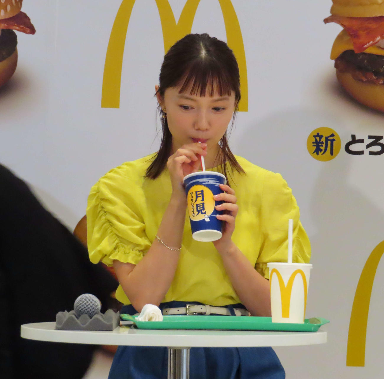 「マクドナルド2025年月見ファミリー発表イベント」に登壇した宮﨑あおい（撮影・寺本吏輝）