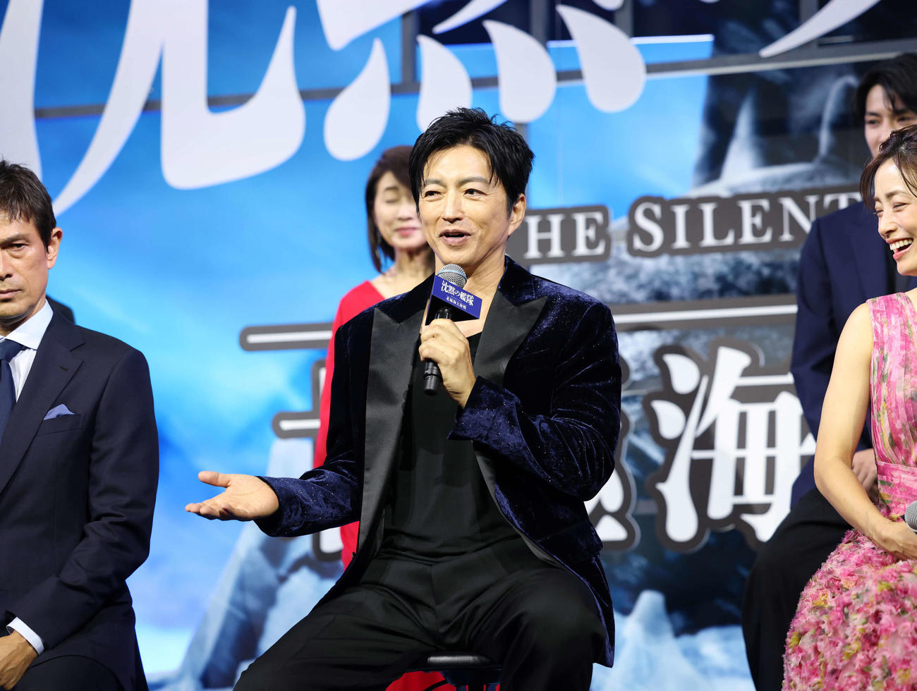 完成披露報告会で話をする大沢たかお（撮影・増田悦実）