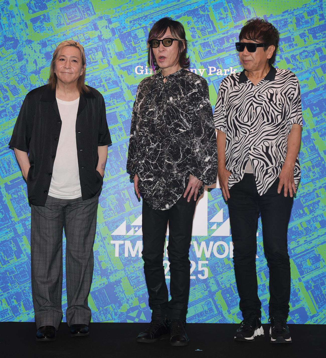 「TM NETWORK 2025 IP」の会見に登場した、左から小室哲哉、宇都宮隆、木根尚登（撮影・野上伸悟）