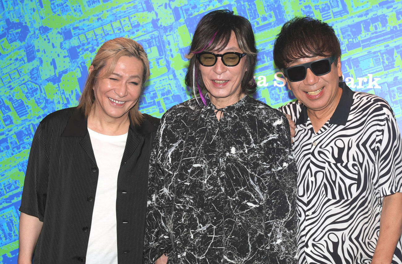 「TM NETWORK 2025 IP」の会見に登場した、左から小室哲哉、宇都宮隆、木根尚登（撮影・野上伸悟）