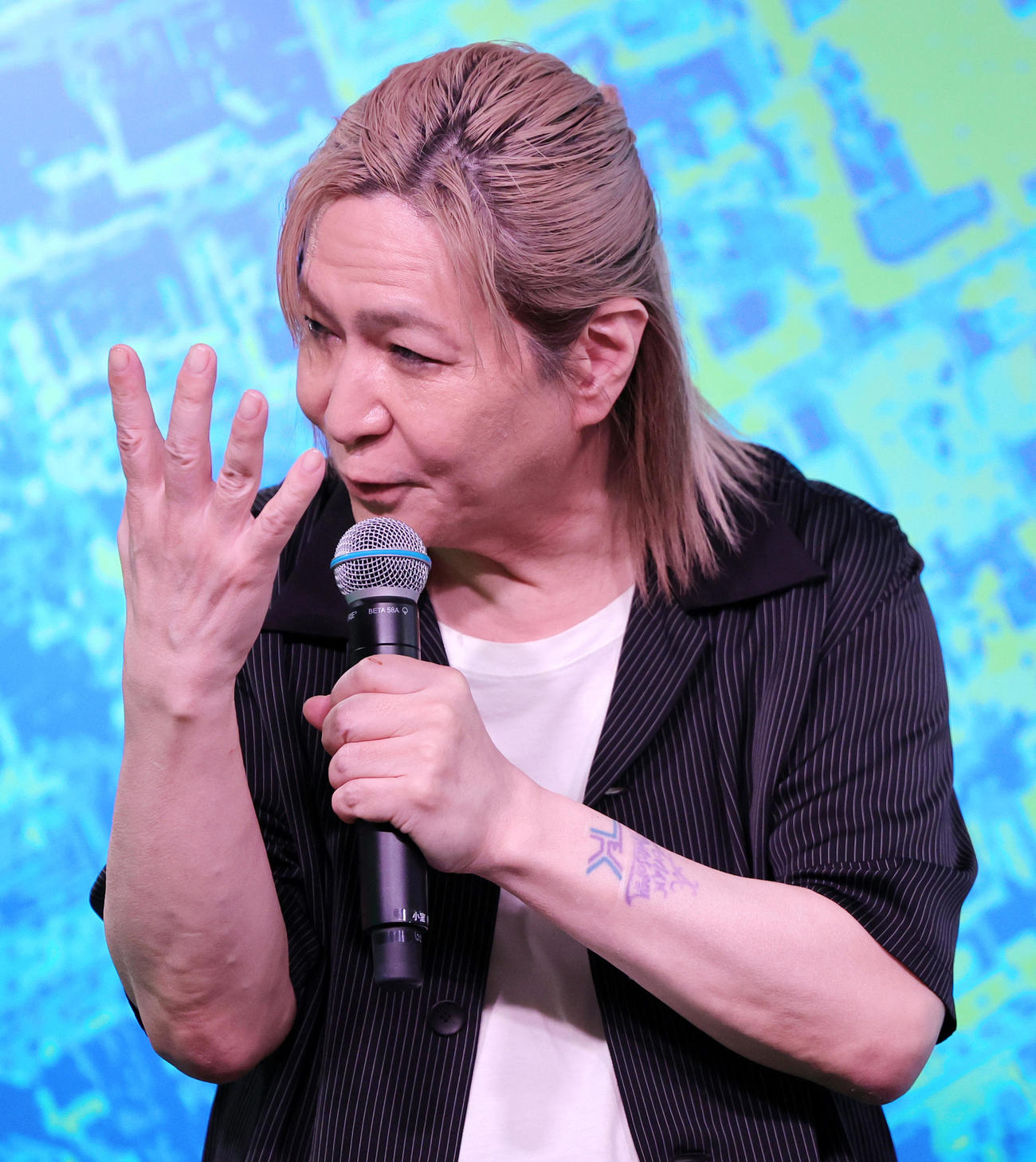 「TM NETWORK 2025 IP」の会見に登場した小室哲哉（撮影・野上伸悟）