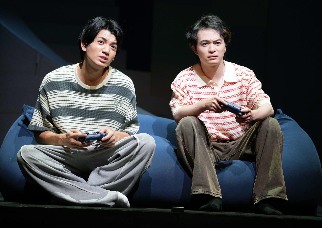 舞台「ある日、ある時、ない男。」熱演する髙地優吾（左）と森永悠希（撮影・小島史椰）