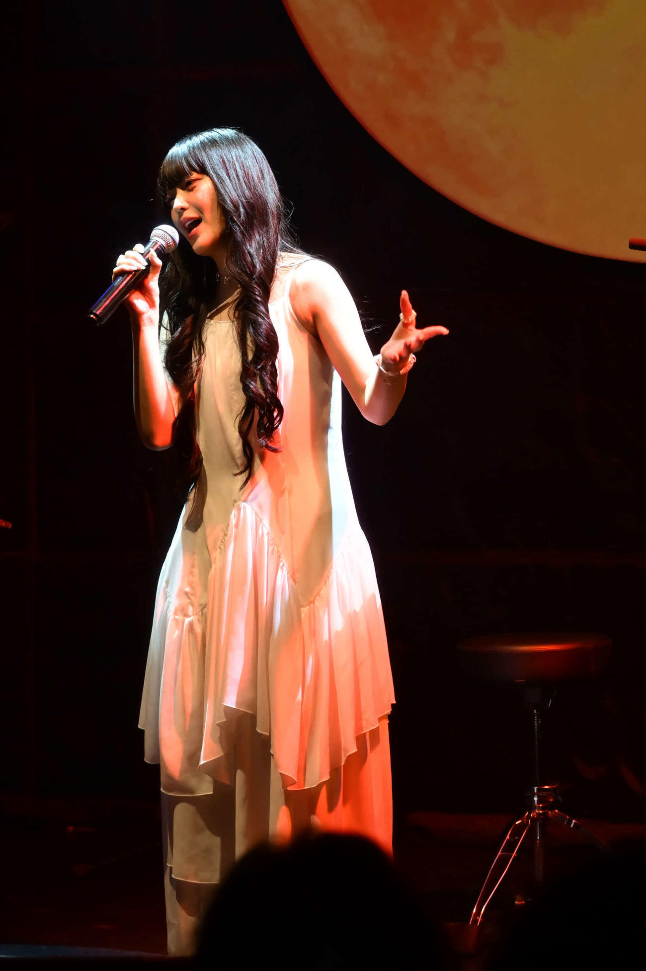 「花耶　Acoustic Live 2025」を行った花耶