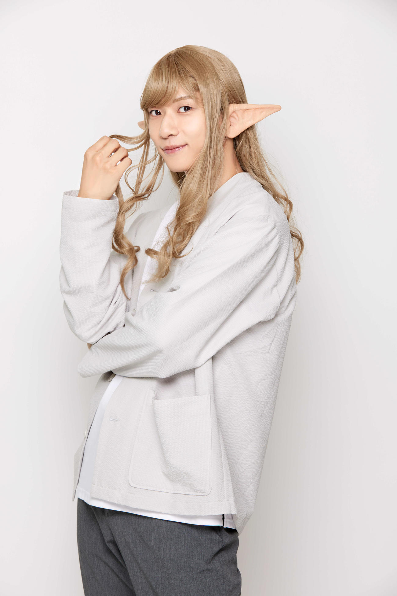 ドラマ「#神奈川に住んでるエルフの『どきどき！エルフどき！』」で横浜のエルフを演じる吉高志音（C）鎧田／マイクロマガジン社／ドラマ「#かなエル」製作委員会