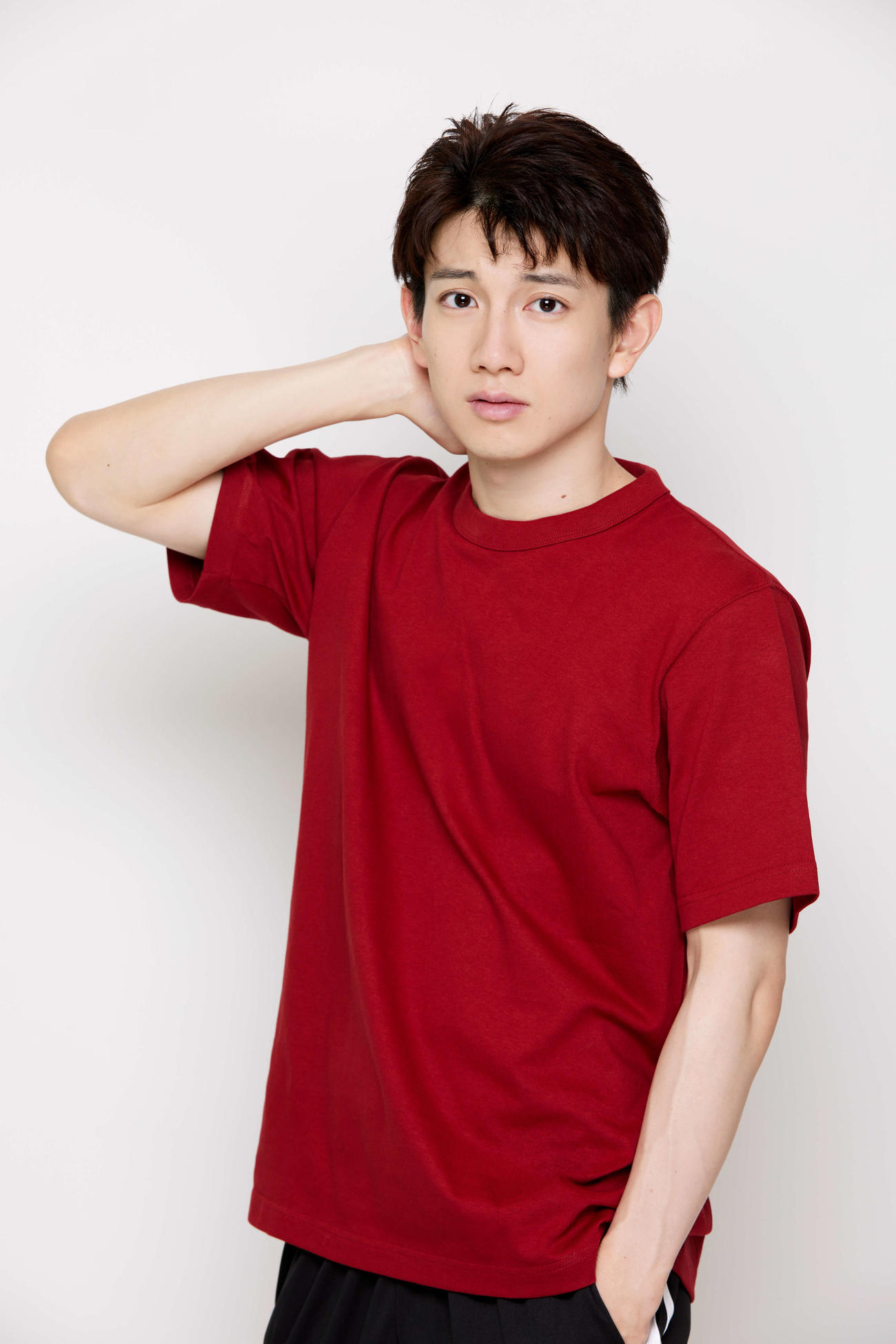 ドラマ「#神奈川に住んでるエルフの『どきどき！エルフどき！』」で川崎の人間を演じる赤澤遼太郎（C）鎧田／マイクロマガジン社／ドラマ「#かなエル」製作委員会