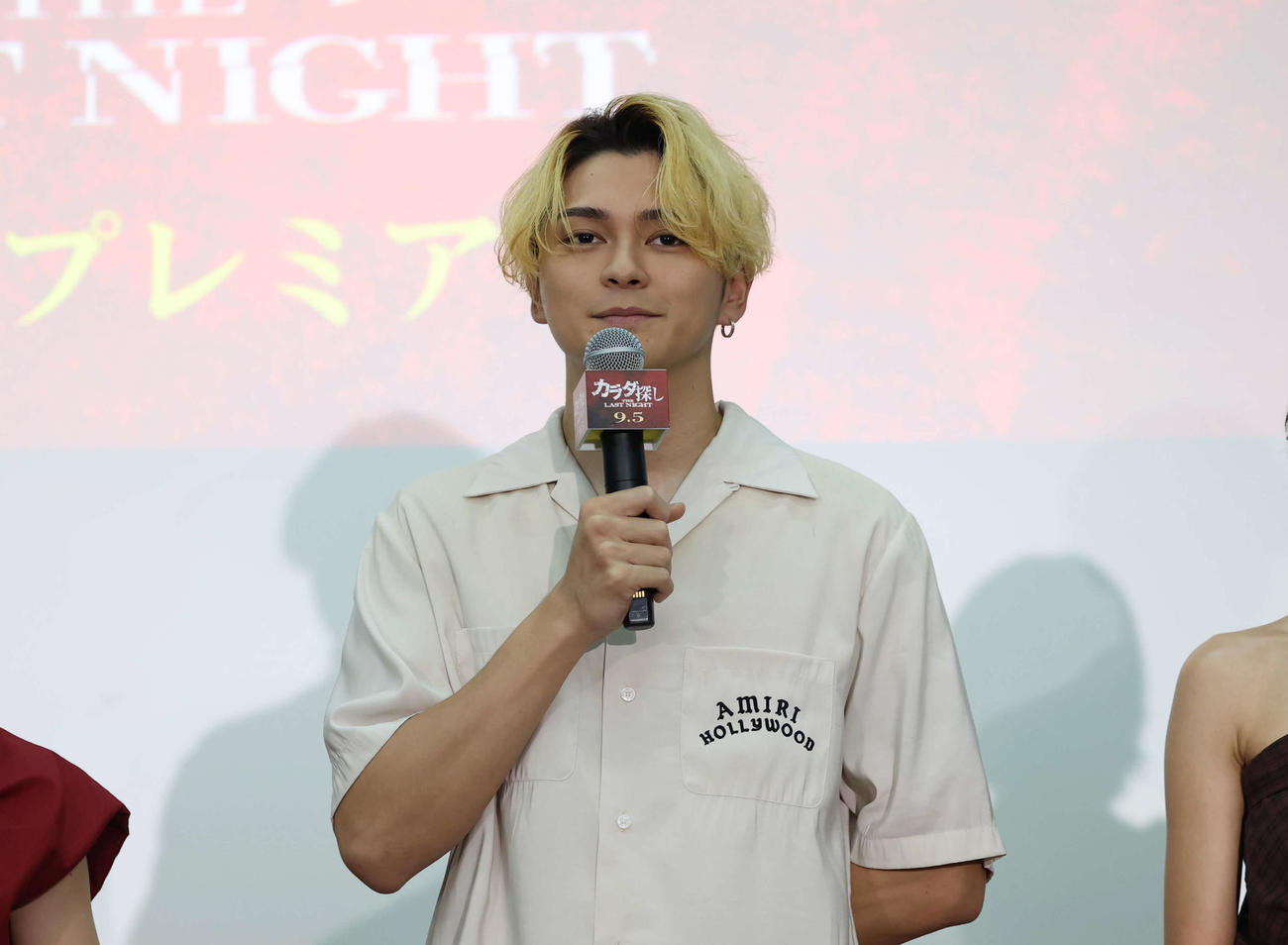 学校プレミアにサプライズ登場しあいさつをする眞栄田郷敦（撮影・増田悦実）