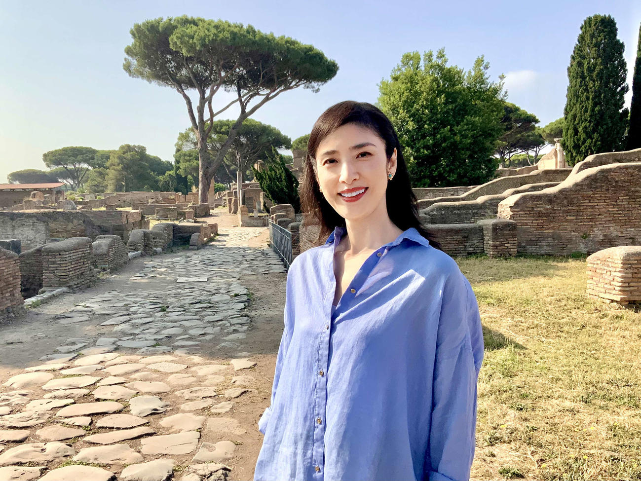 BS朝日「人は2000年前をどう生きたのか　天海祐希と古代ローマの謎を解く」でイタリアを訪れた天海祐希（C）BS朝日
