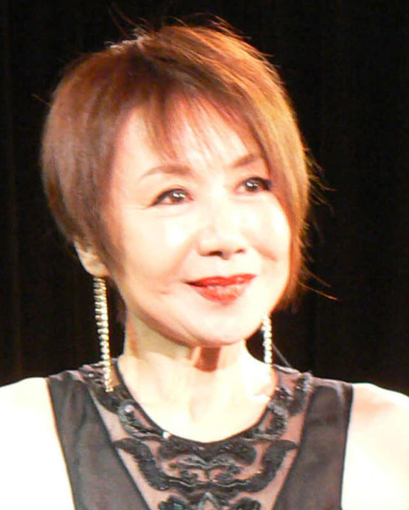 奈美悦子（2014年12月撮影）