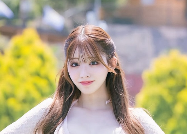 ビキニ水着ショットを公開した花乃衣美優（花乃衣美優のインスタグラムから）