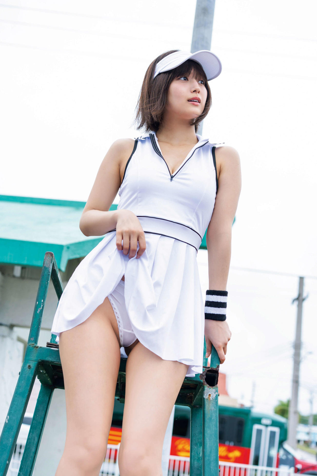 北野瑠華のABCテレビ連続ドラマ「グラぱらっ！」とのコラボレーション写真集「グラぱらっ！」の掲載カット