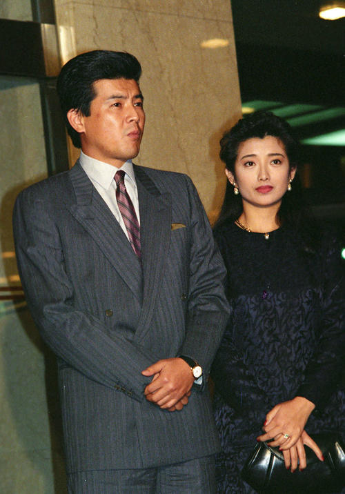 三浦友和が裏話 山口百恵さん“伝説のマイク”を先輩俳優に進呈も「白い