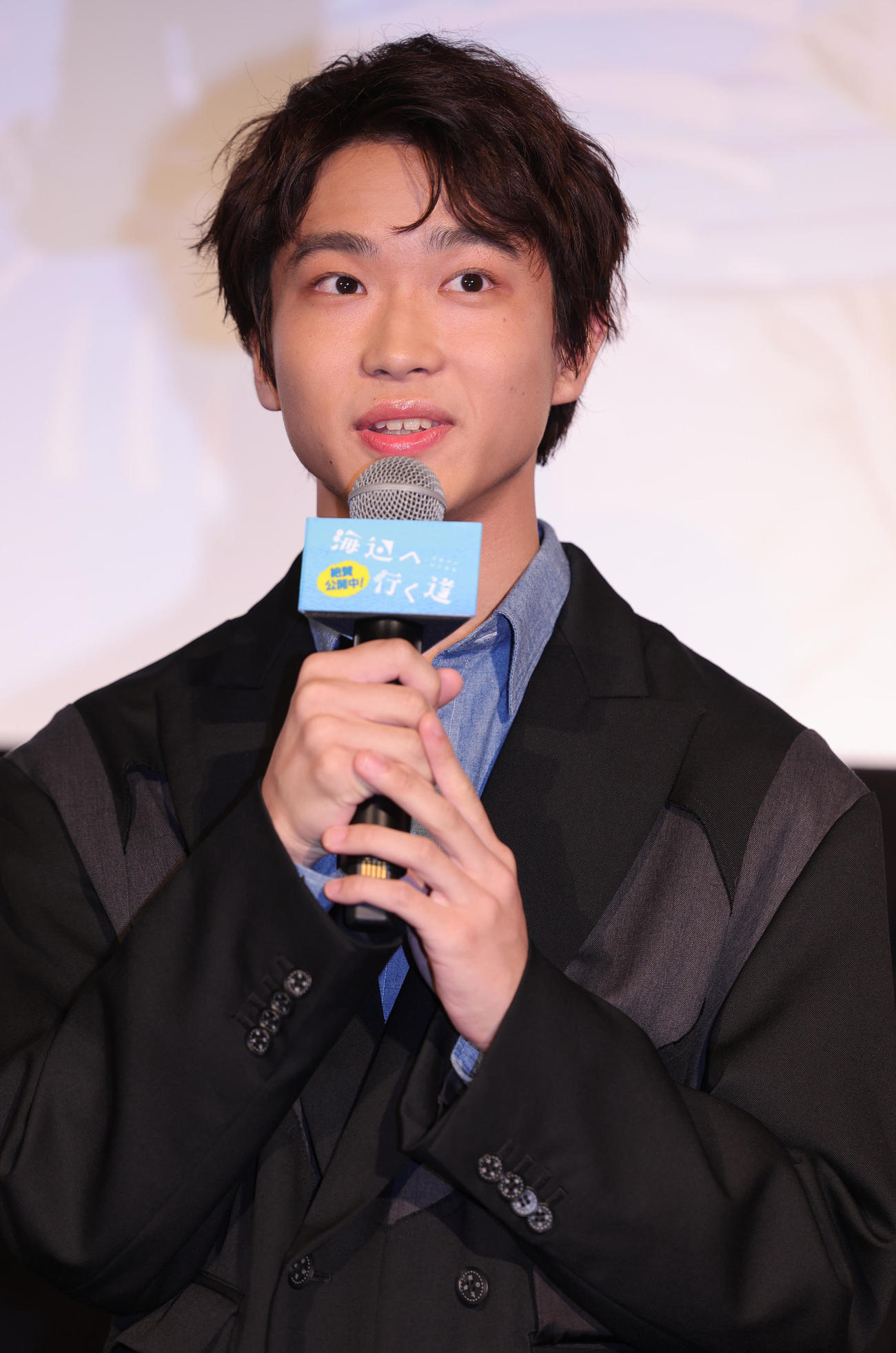 映画「海辺へ行く道」公開記念舞台あいさつに登場した蒼井旬（撮影・野上伸悟）