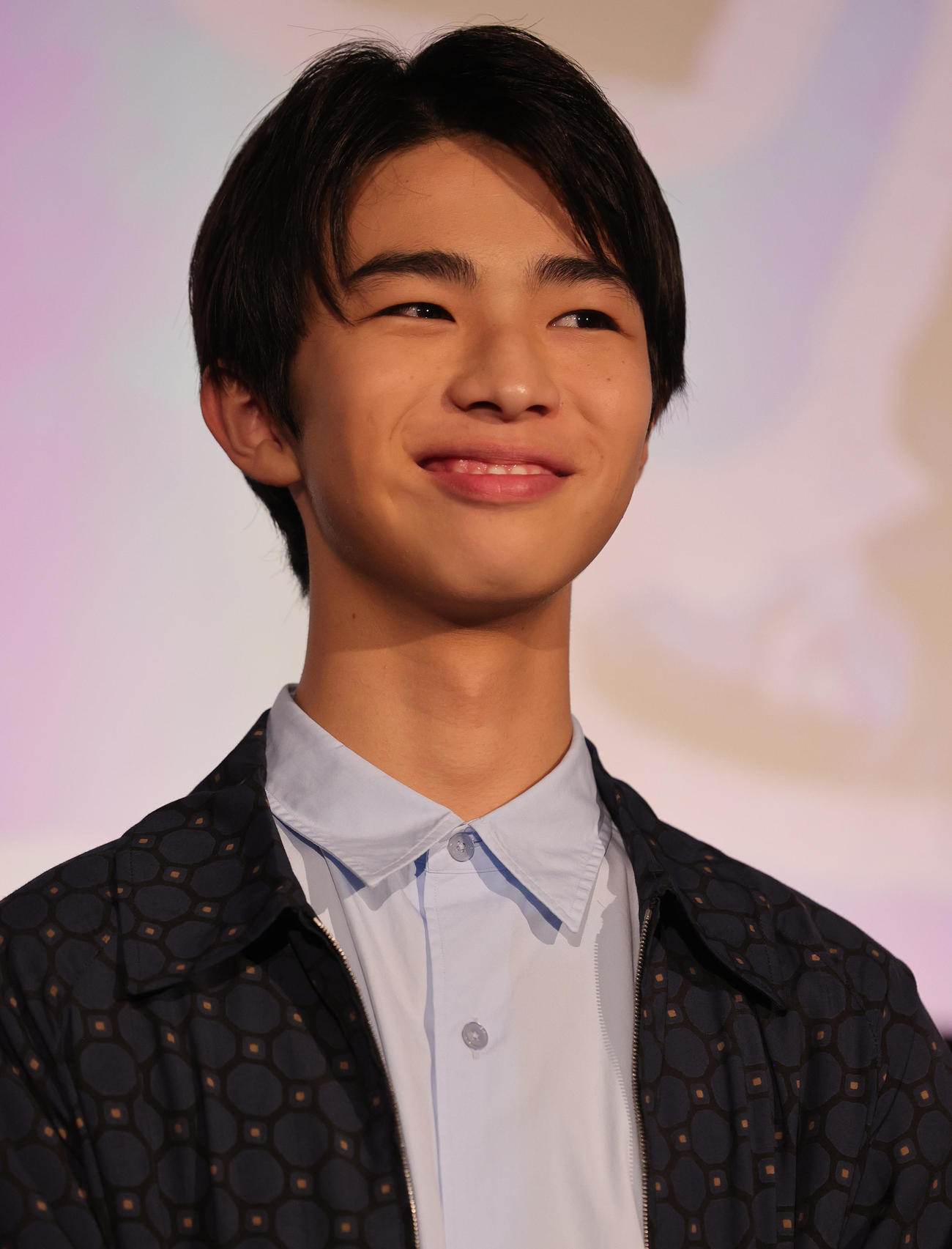 映画「海辺へ行く道」公開記念舞台あいさつに登場した原田琥之佑（撮影・野上伸悟）