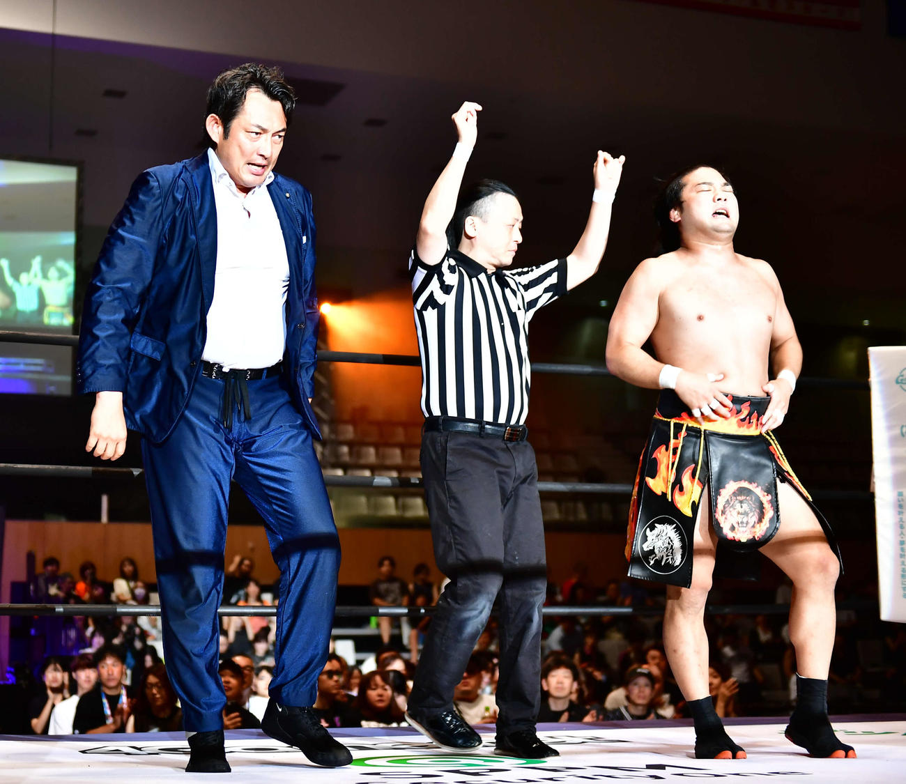 DDTプロレス「WRESTLE PETER PAN 2025」1日目に出演し、タッグマッチで勝利した川松真一朗（左）と石田有輝（右）（撮影・松尾幸之介）