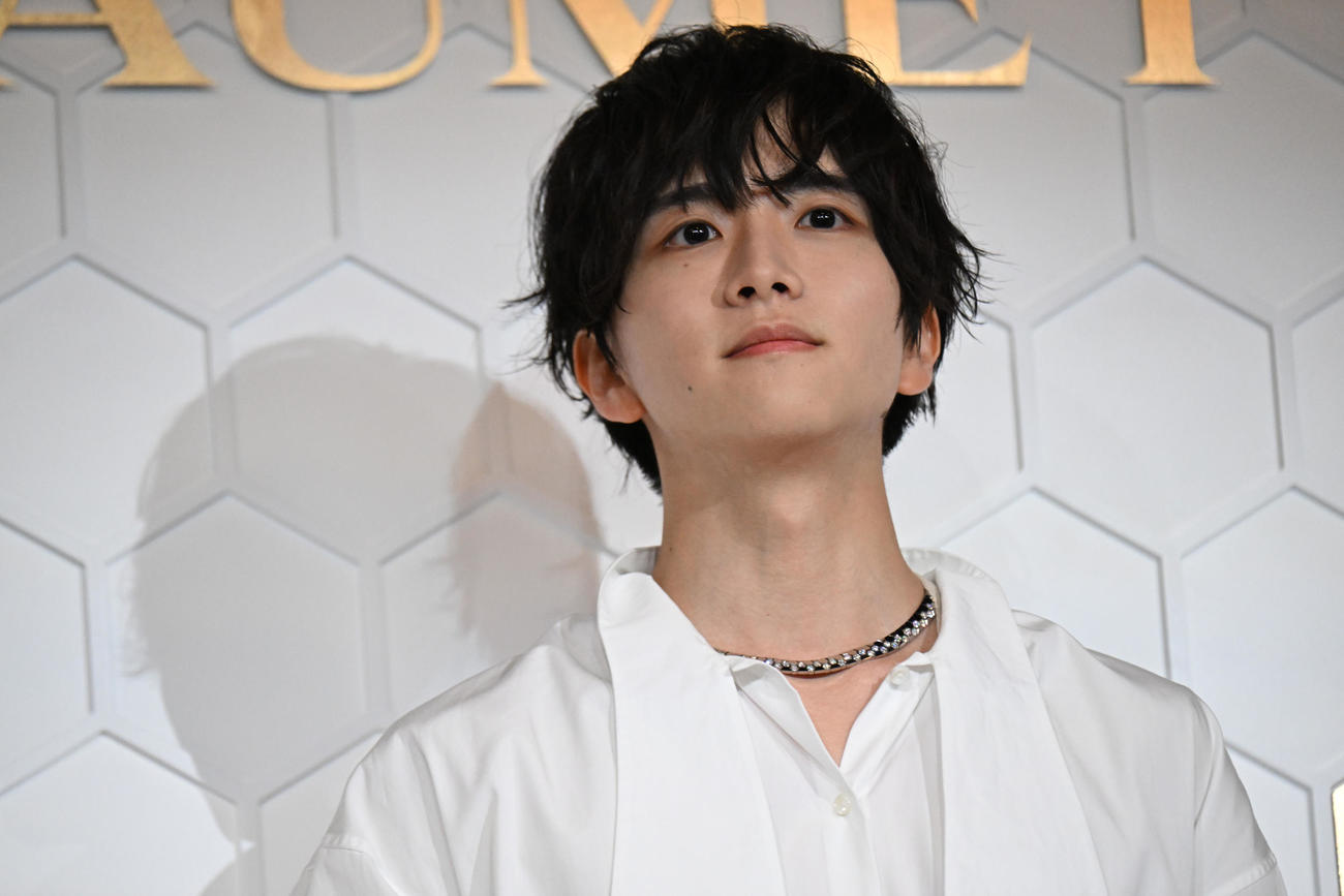 フランス館の「ショーメ、自然美への賛歌」でオープニングイベントに登壇する板垣李光人（撮影・和賀正仁）