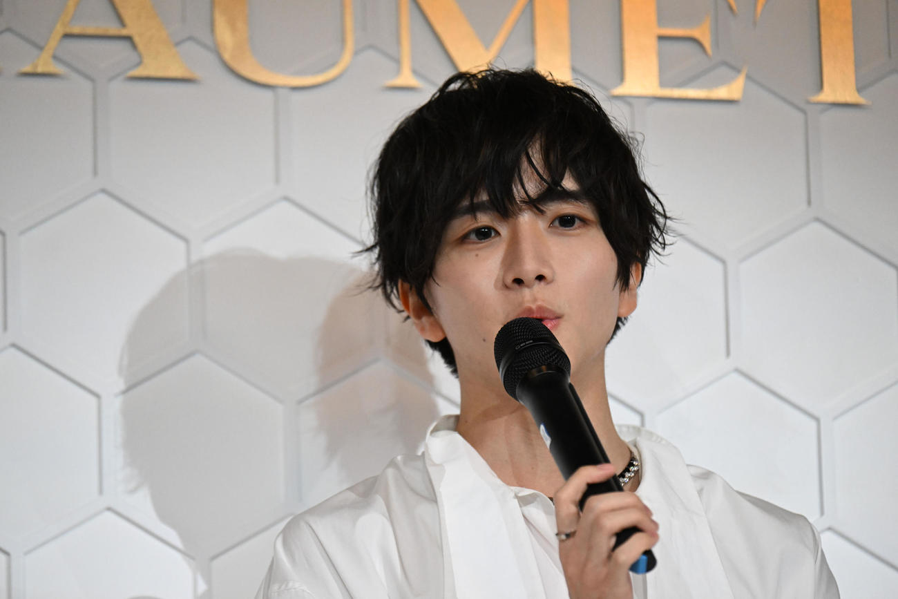 フランス館の「ショーメ、自然美への賛歌」でオープニングイベントに登壇する板垣李光人（撮影・和賀正仁）