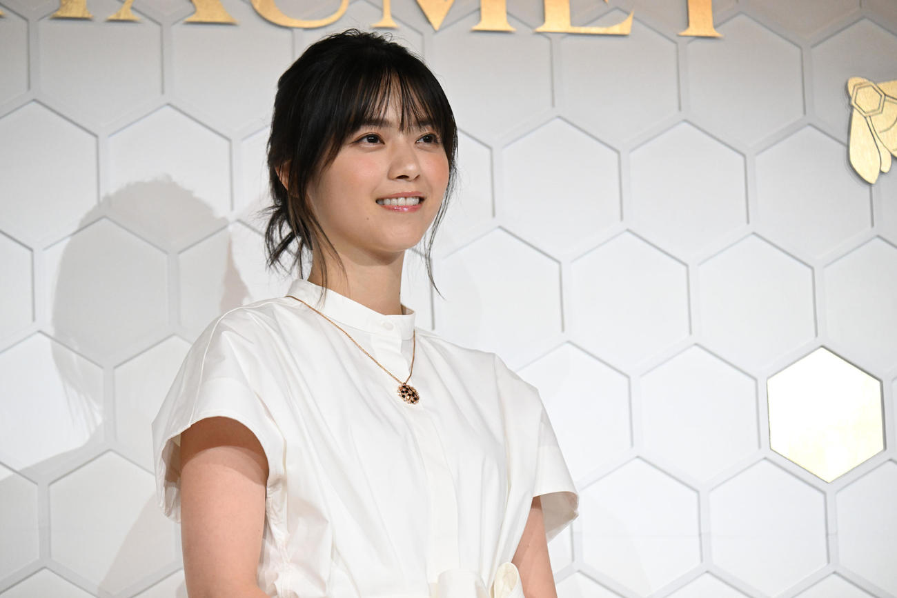 フランス館の「ショーメ、自然美への賛歌」でオープニングイベントに登壇する西野七瀬（撮影・和賀正仁）