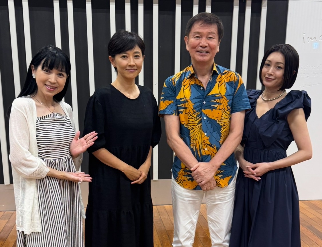 収録に臨んだ、左から西村知美、菊川怜、森田健作、酒井法子