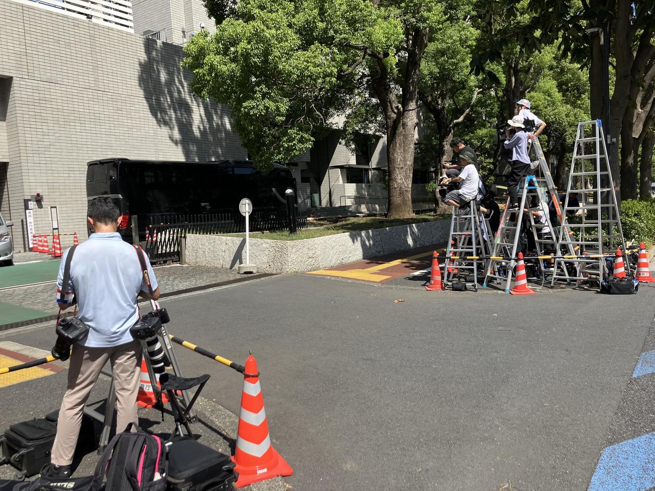清水尋也の逮捕を受け集まった報道陣