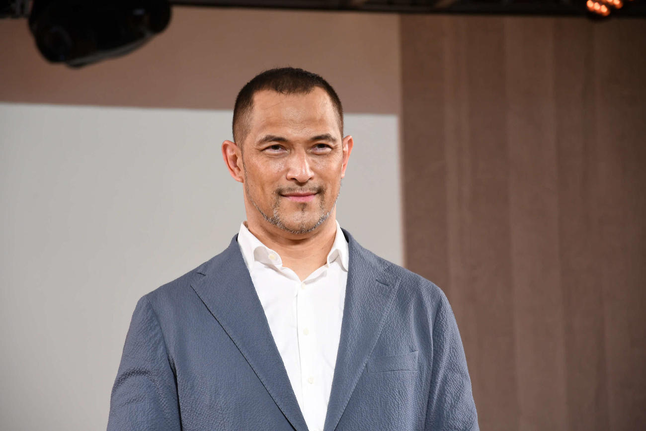 万博会場でスポーツイベントに登場した室伏広治スポーツ庁長官（撮影・阪口孝志）