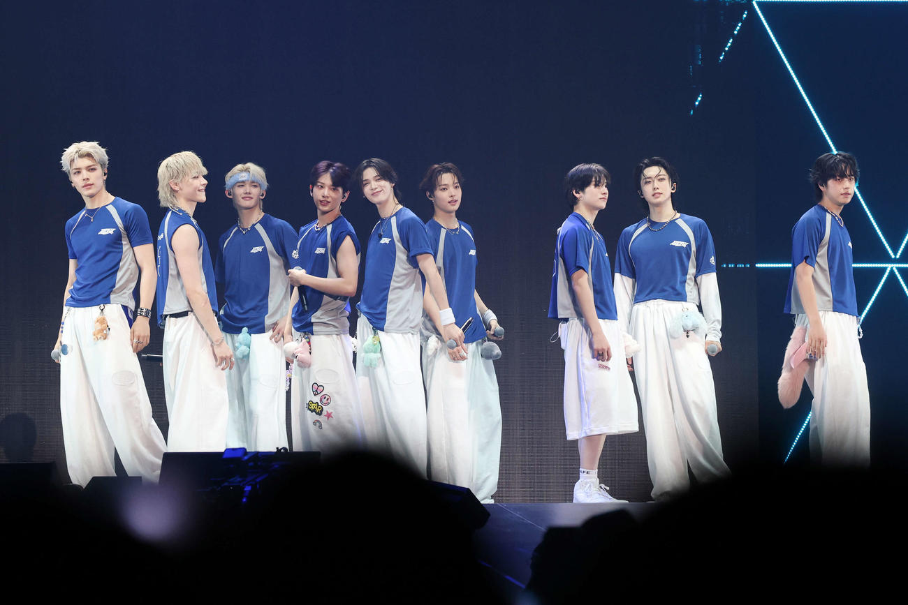 「＆TEAM 3rd Anniversary　［緑　DAY］」でパフォーマンスする＆TEAM（撮影・宮地輝）