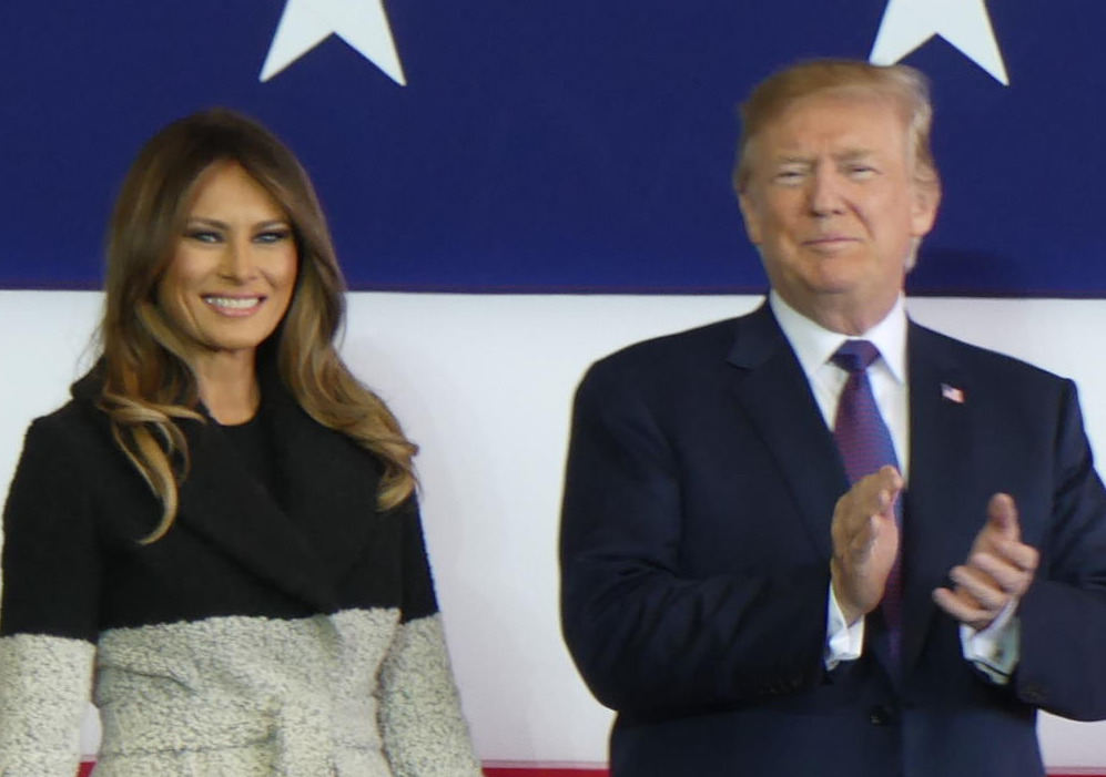 ドナルド・トランプ氏（右）とメラニア夫人