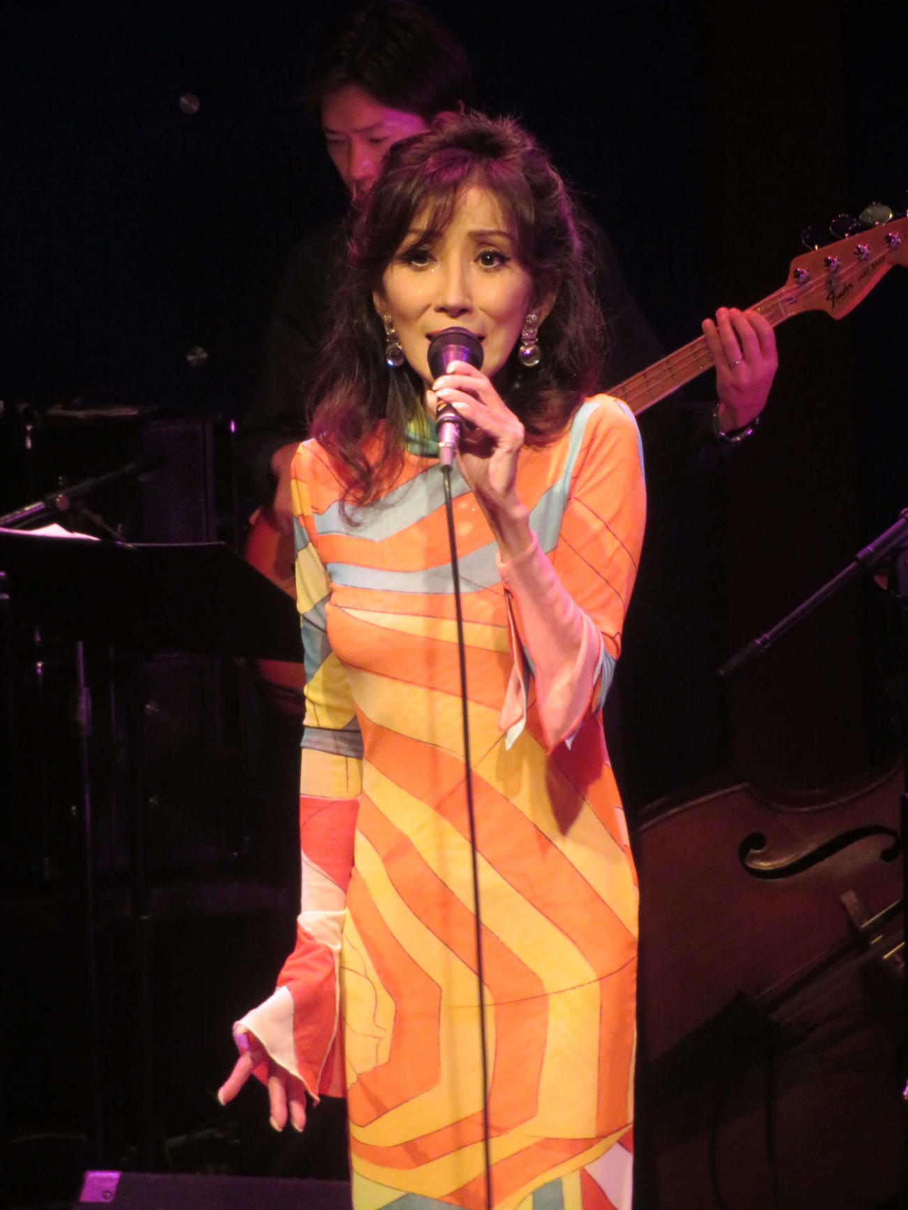 新曲「終電車のプロローグ」発売記念コンサートで歌う森まどか（撮影・川田和博）