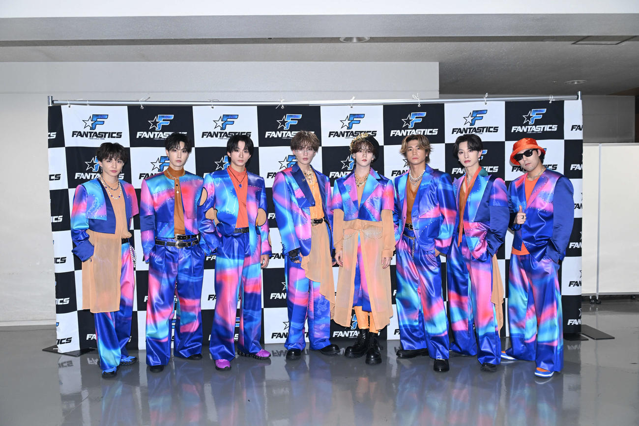 「FANTASTICS LIVE TOUR 2025　“BUTTERFLY EFFECT”　－FLY WITH YOU－」初日公演を開催したFANTASTICS。左から佐藤大樹、堀夏喜、澤本夏輝、八木勇征、中島颯太、瀬口黎弥、木村慧人、世界