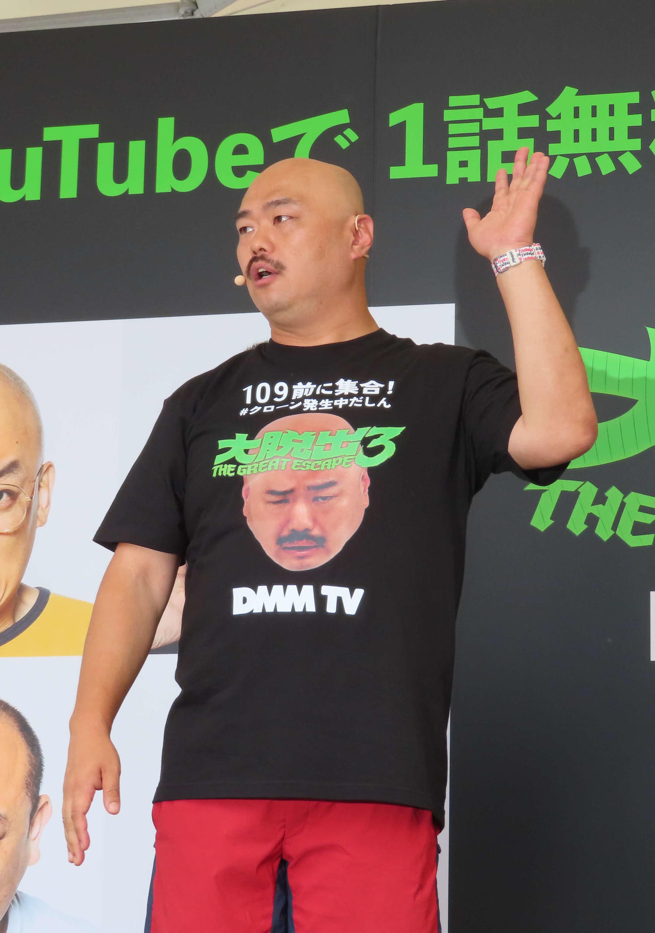 渋谷109に登場したクロちゃん（撮影・寺本吏輝）