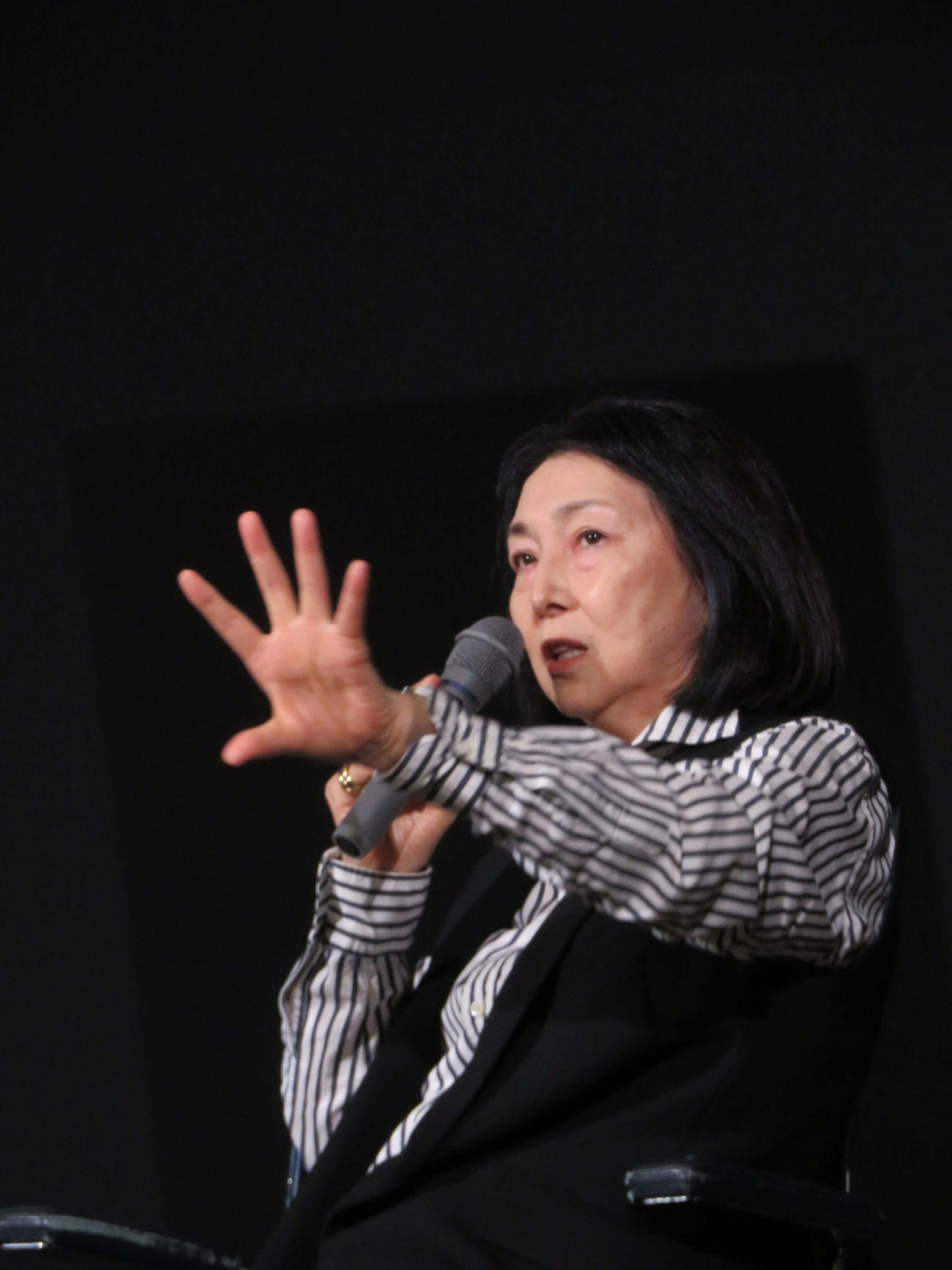 「第47回ぴあフィルムフェスティバル2025」の特集企画部門として開催された「私が憧れた女優たち～梶芽衣子デビュー60年記念企画」でトークする梶芽衣子（撮影・村上幸将）