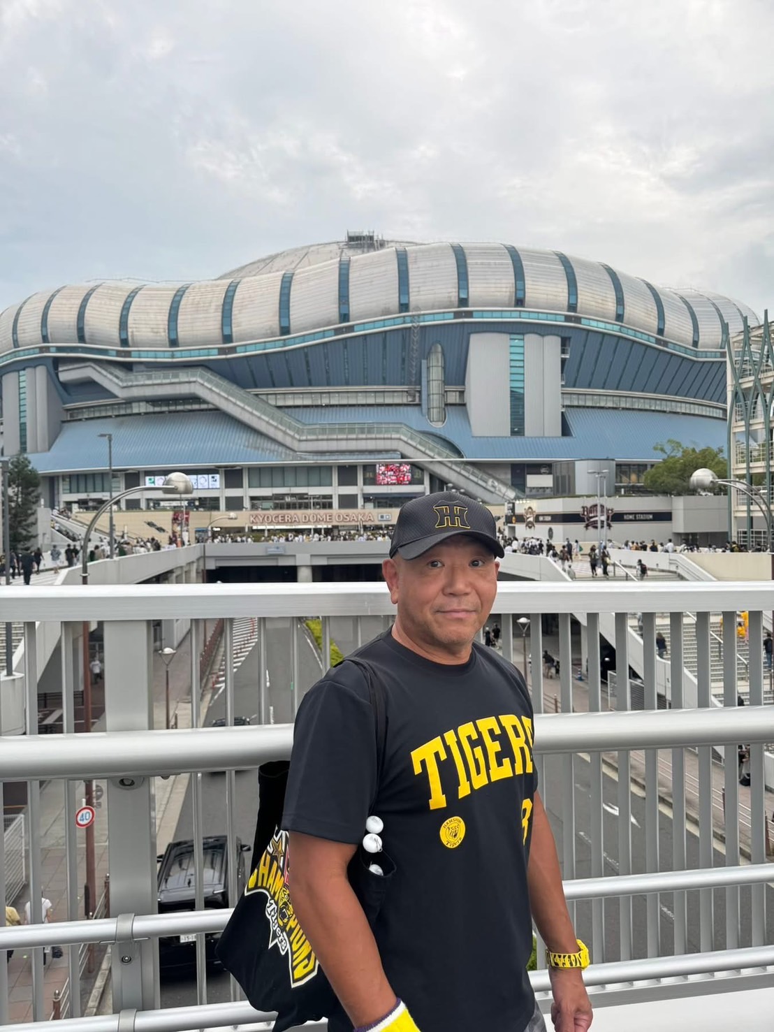 阪神戦観戦で京セラドームを訪れた阪神ファン歴50年の山下昌良