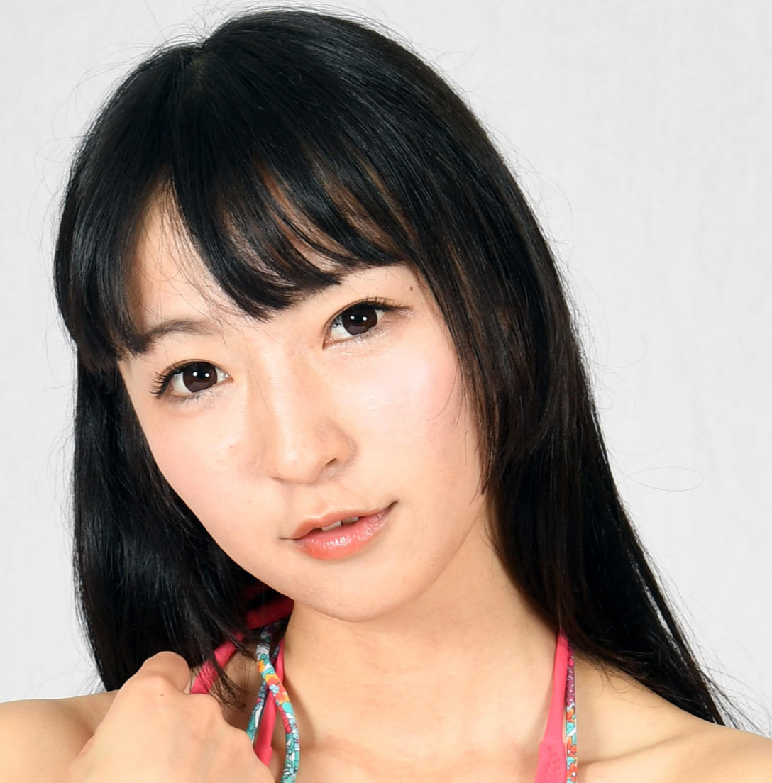 陣内智則のめい宮脇舞依（2016年7月撮影）