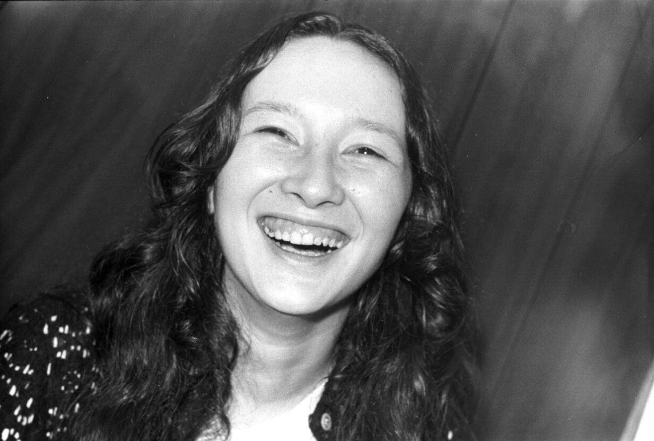 1974年5月、インタビューに応じるりりィさん