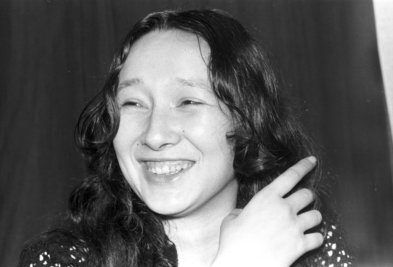 1974年5月、インタビューに応じるりりィさん