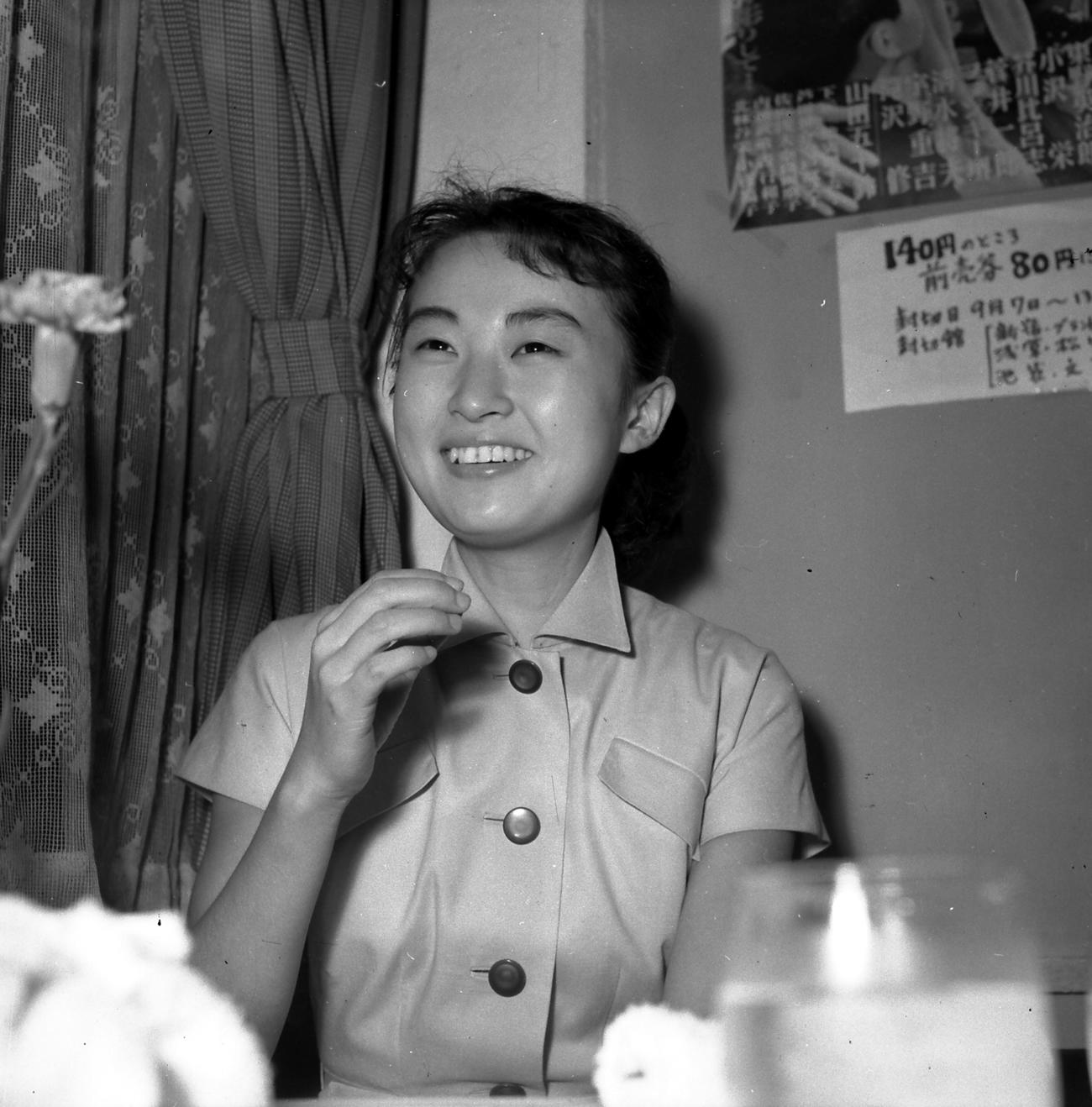 1956年8月　民芸の秋公演「アンネの日記」で、主役アンネ・フランクに抜てきされたダブルキャストの1人、研究生の吉行和子