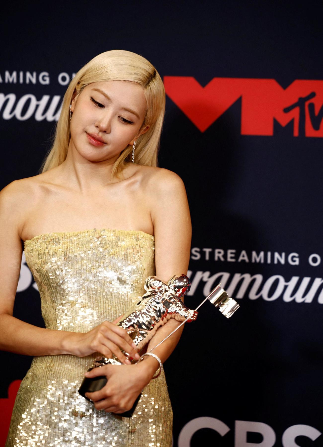 K－POPアーティストとして初めてVMAを受賞したロゼ（ロイター）