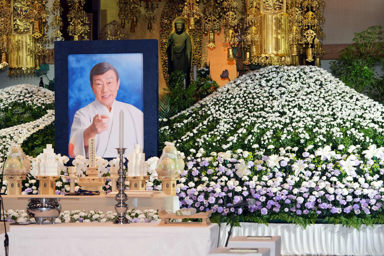 橋幸夫さんの祭壇（撮影・小島史椰）
