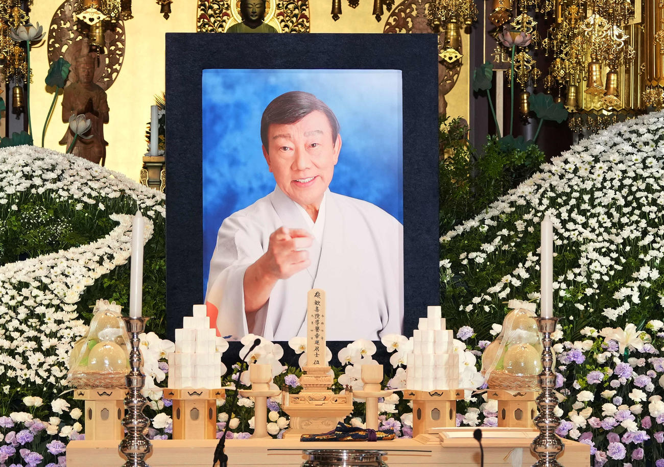 橋幸夫さんの祭壇（撮影・小島史椰）
