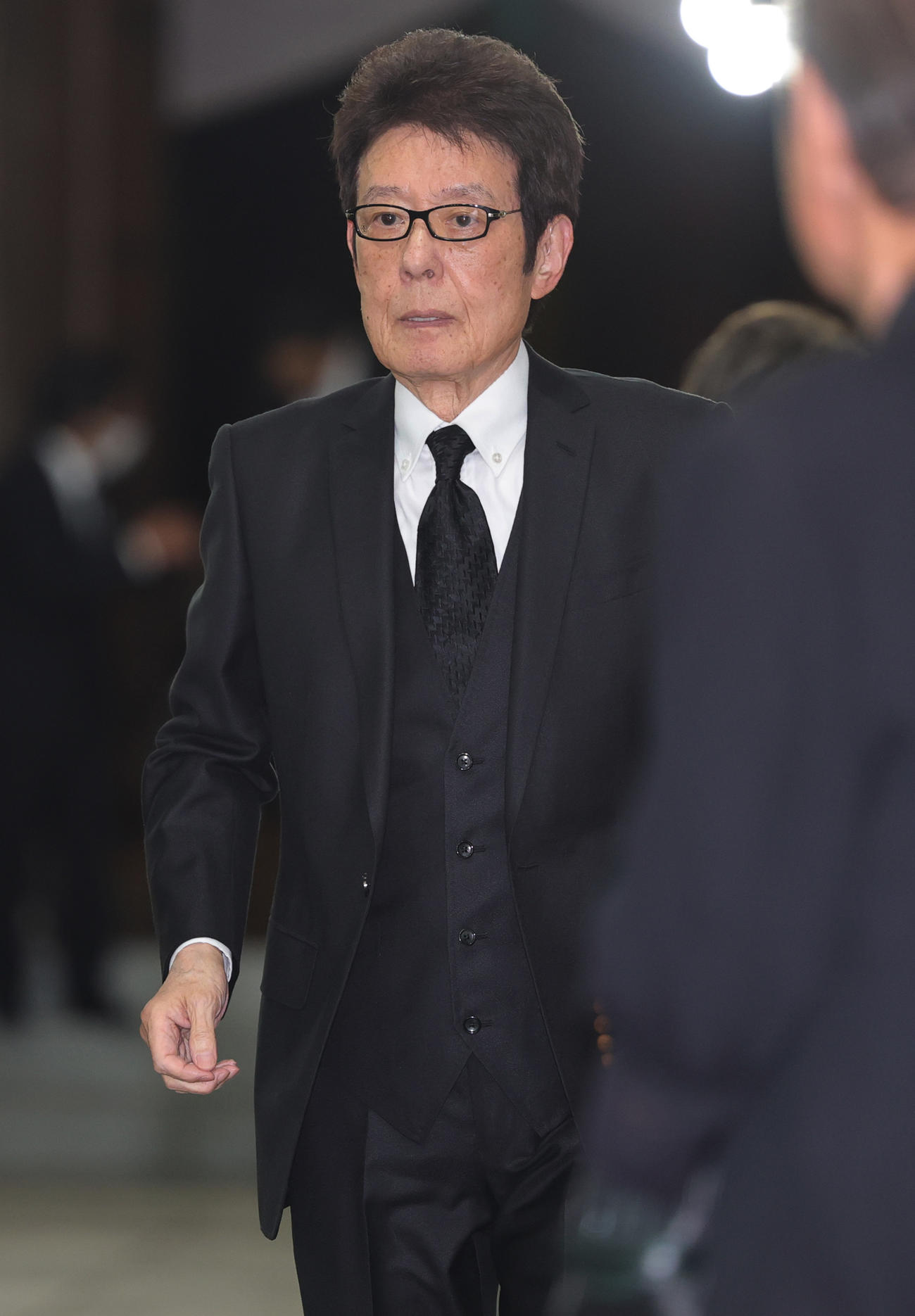 橋幸夫さんの通夜に参列した舟木一夫（撮影・野上伸悟）