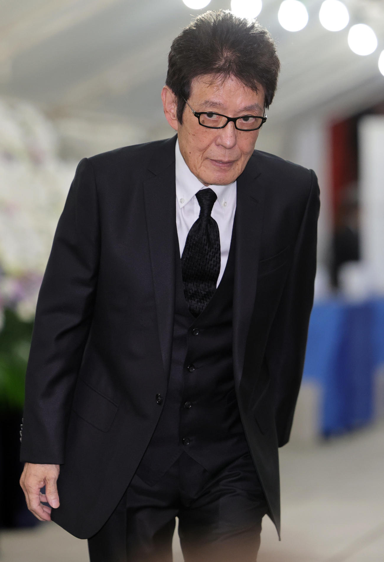 橋幸夫さんの通夜に参列した舟木一夫（撮影・野上伸悟）