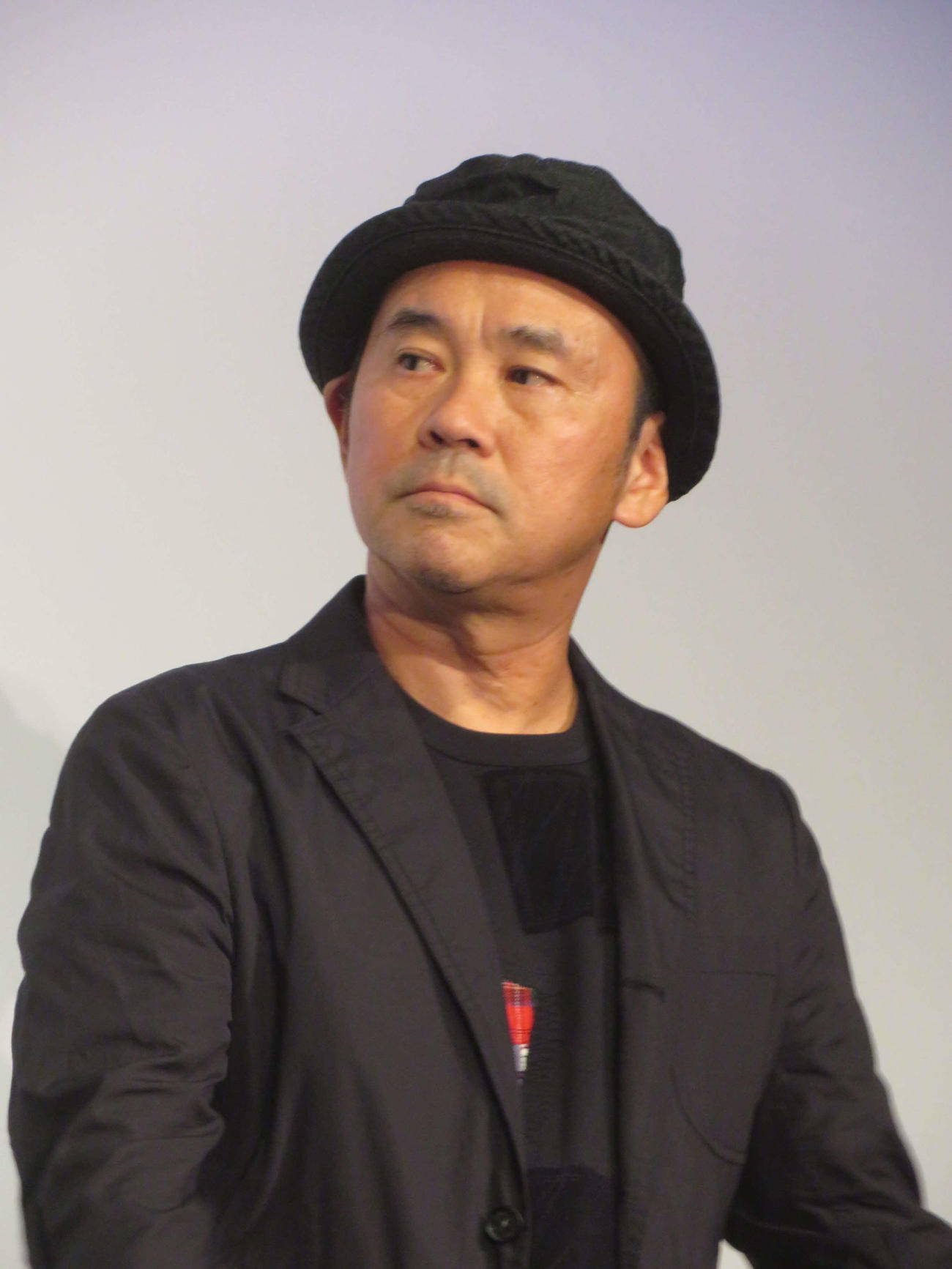 映画「アフター・ザ・クエイク」舞台あいさつ付プレミア上映会に出席した井上剛監督（撮影・川田和博）