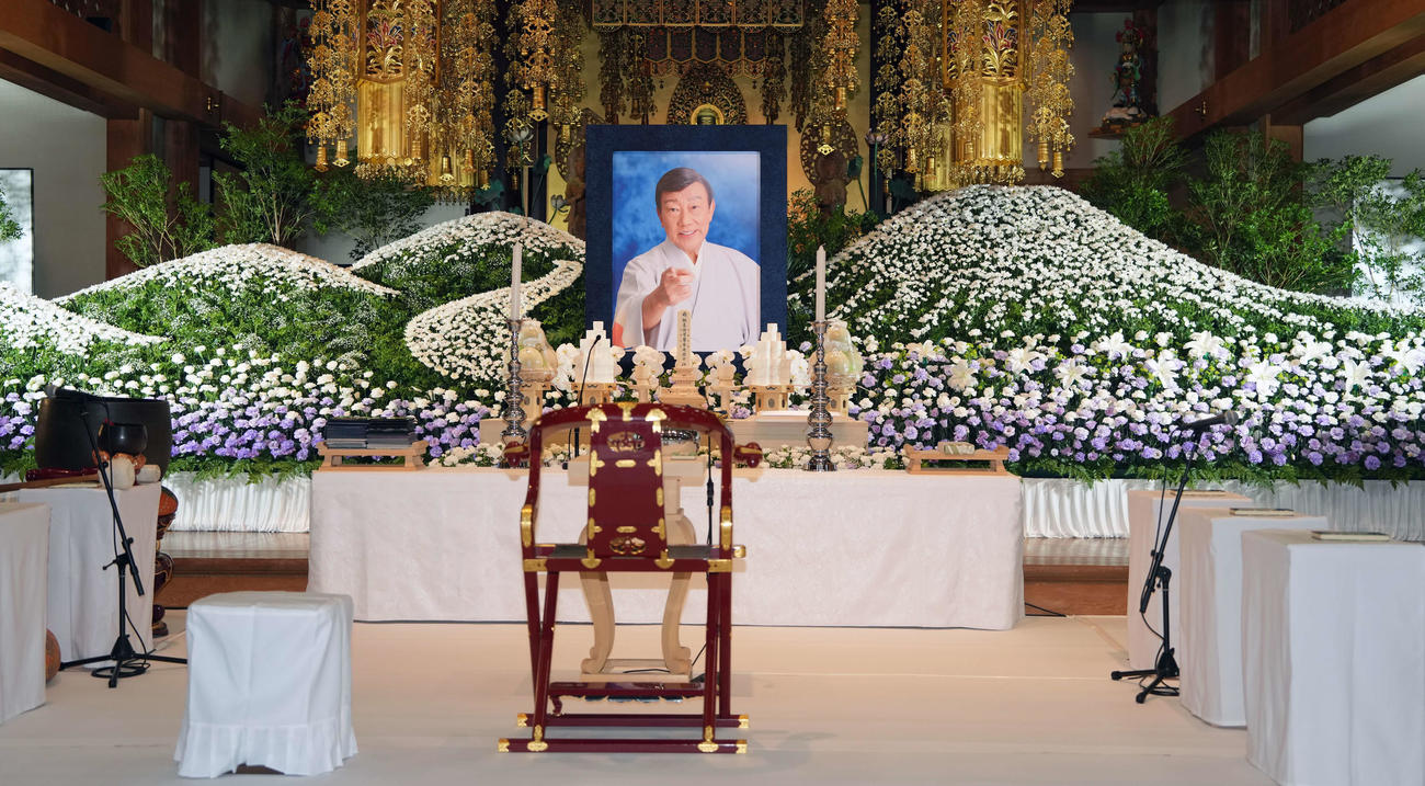 橋幸夫さんの祭壇（撮影・小島史椰）