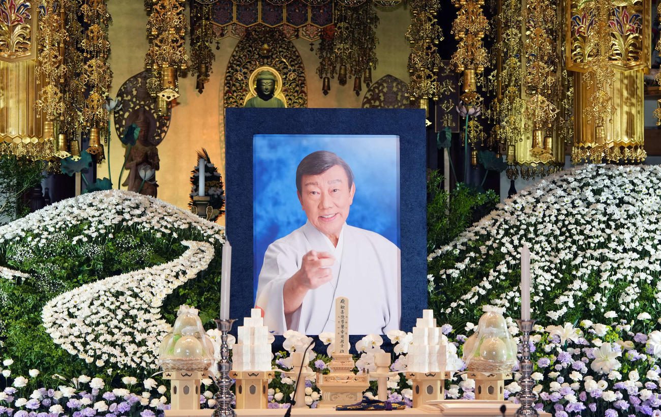 橋幸夫さんの祭壇（撮影・小島史椰）