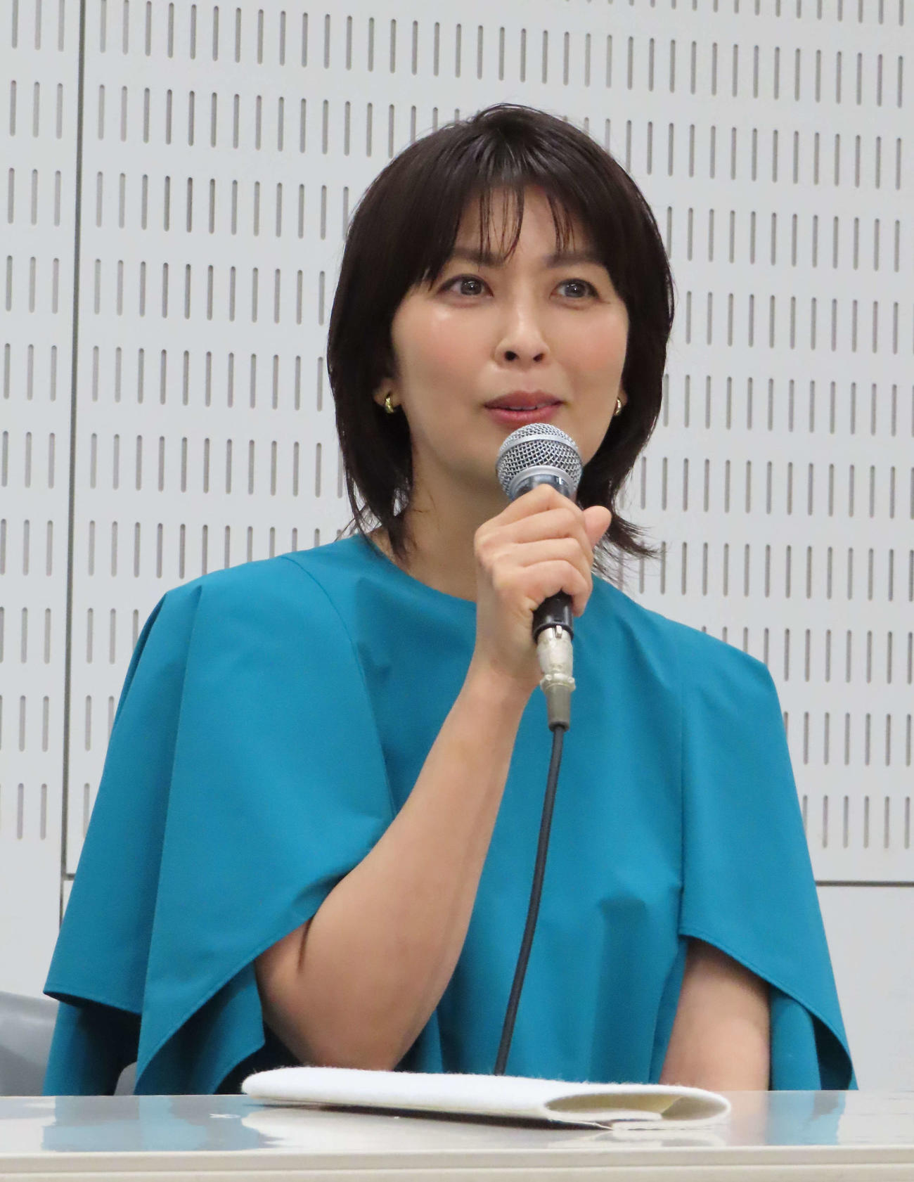 テレビ朝日系「しあわせな結婚」の取材に応じる松たか子