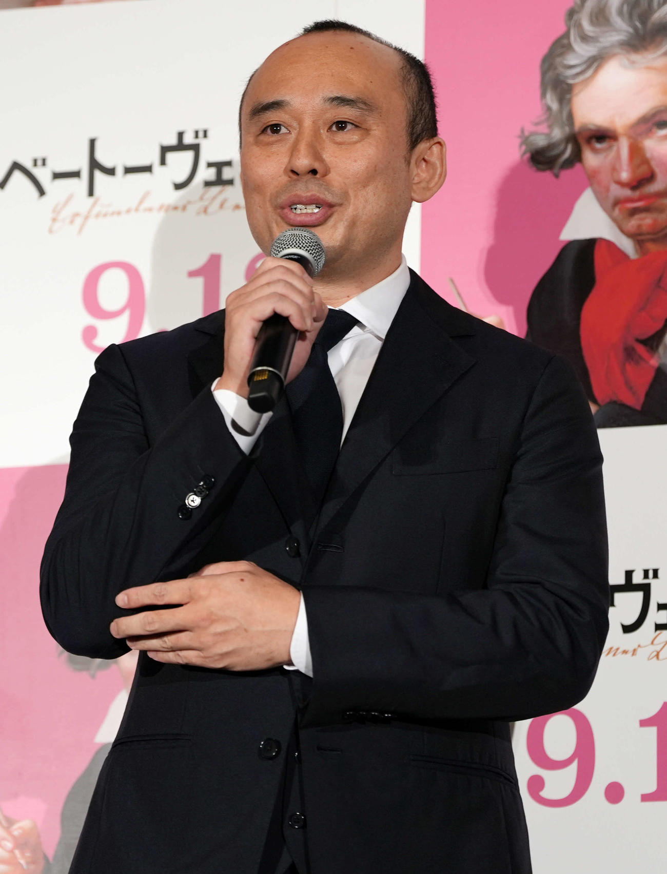 映画「ベートーヴェン捏造」舞台あいさつに登壇する関和亮監督（撮影・小島史椰）